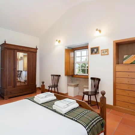 Dom wakacyjny Casa De S. Paio - 3 Bedroom W/ Pool & Garden *