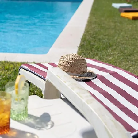 Dom wakacyjny Casa De S. Paio - 3 Bedroom W/ Pool & Garden
